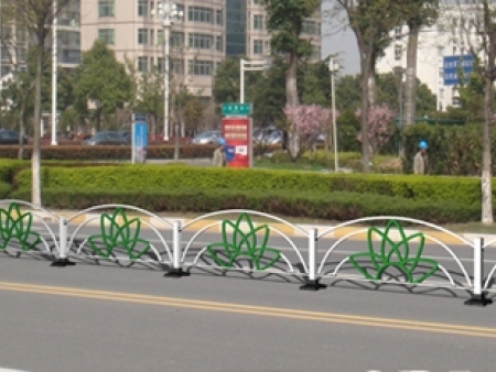 交通护栏